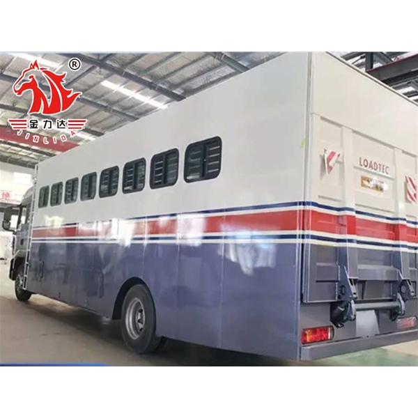 山东自行式运马车